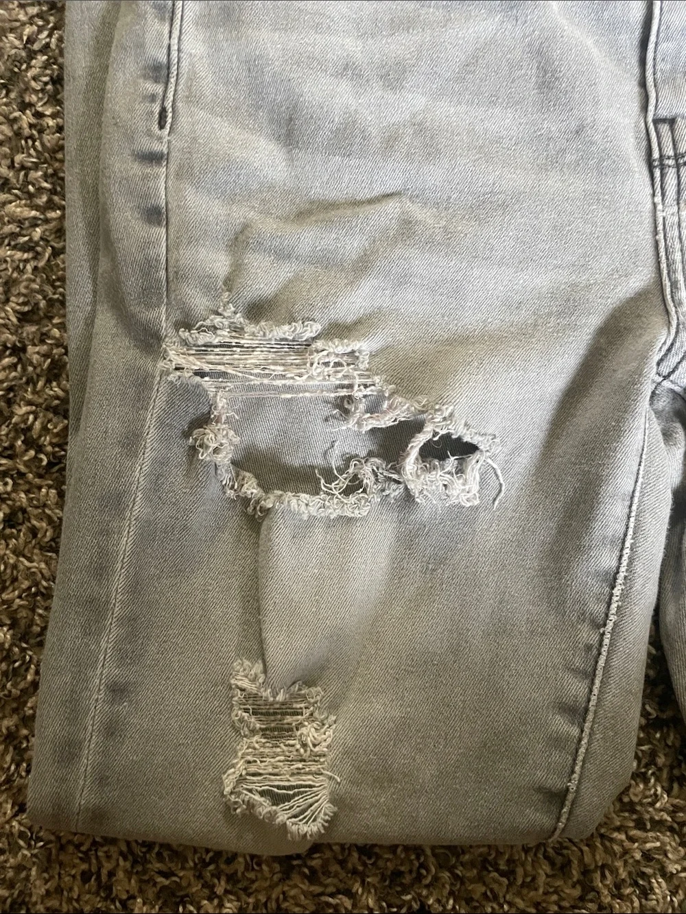 American Eagle Outfitters Light Gray Ripped Skinny Jeans